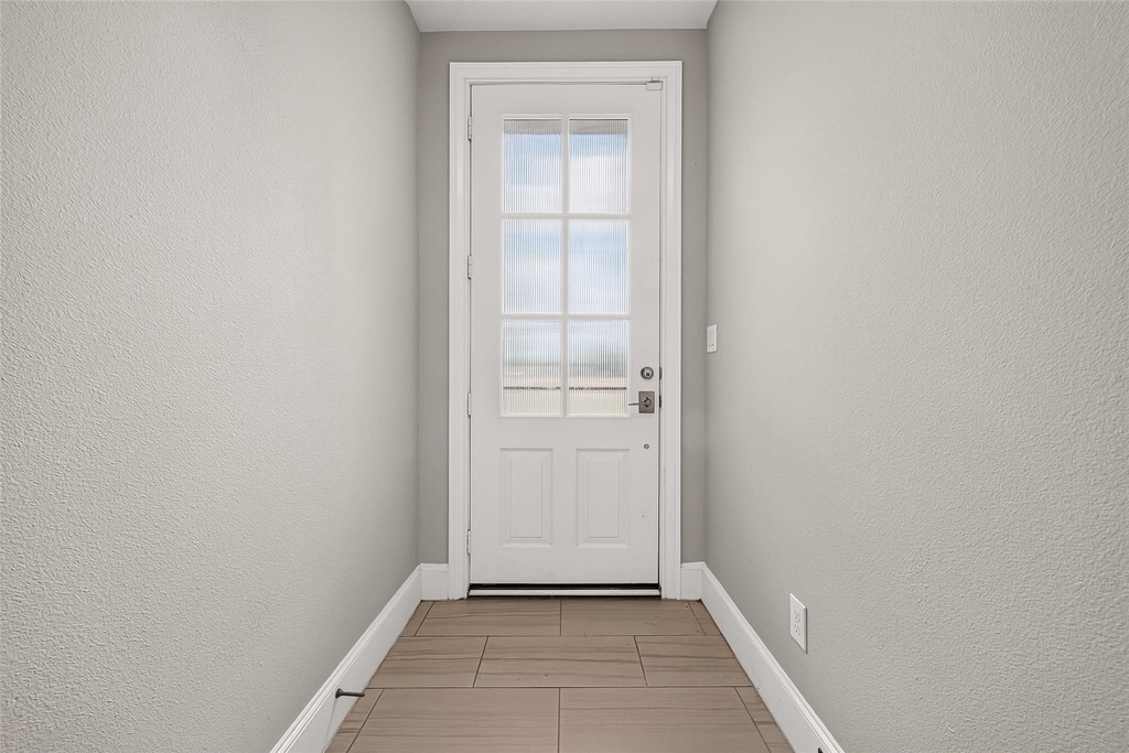 9656 Knight Road - Photo 2