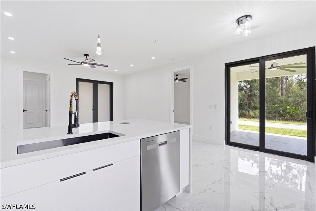 2523 56th Street W - Photo 10