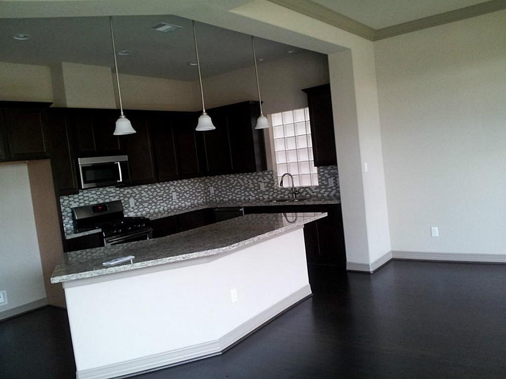 5747 Larkin Street - Photo 2