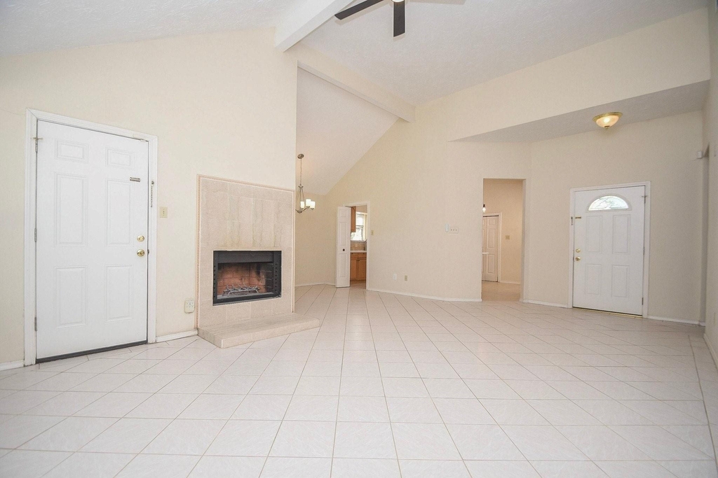 22518 Rangeview Drive - Photo 3