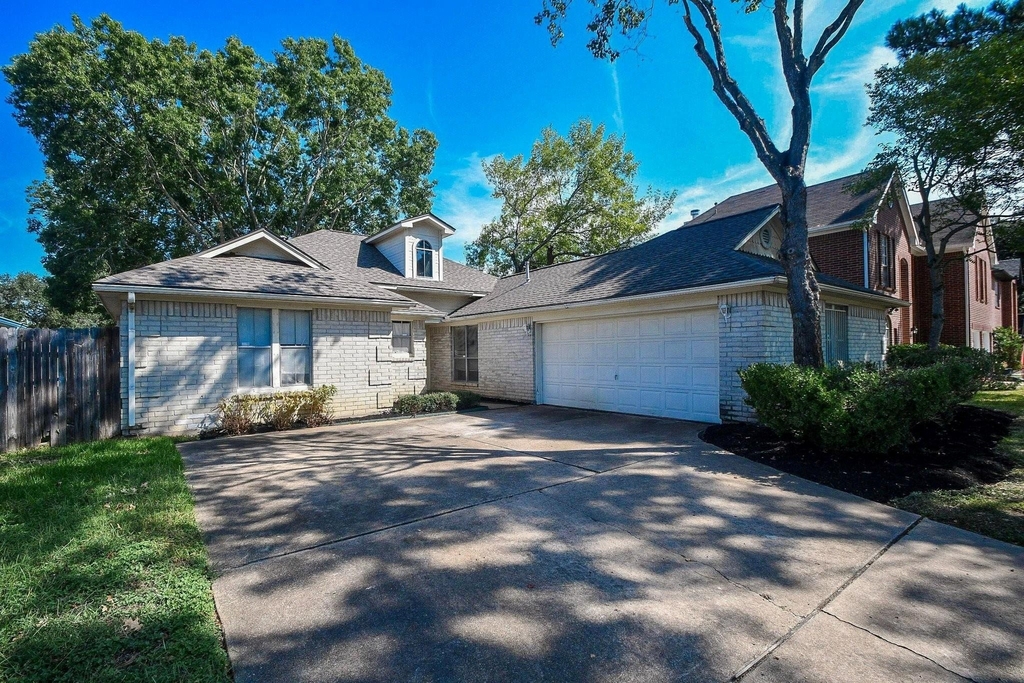 22518 Rangeview Drive - Photo 0