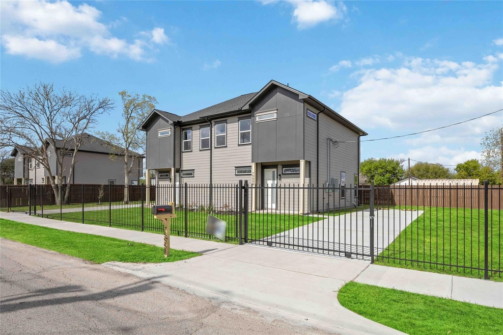 7555 Calhoun Street - Photo 1