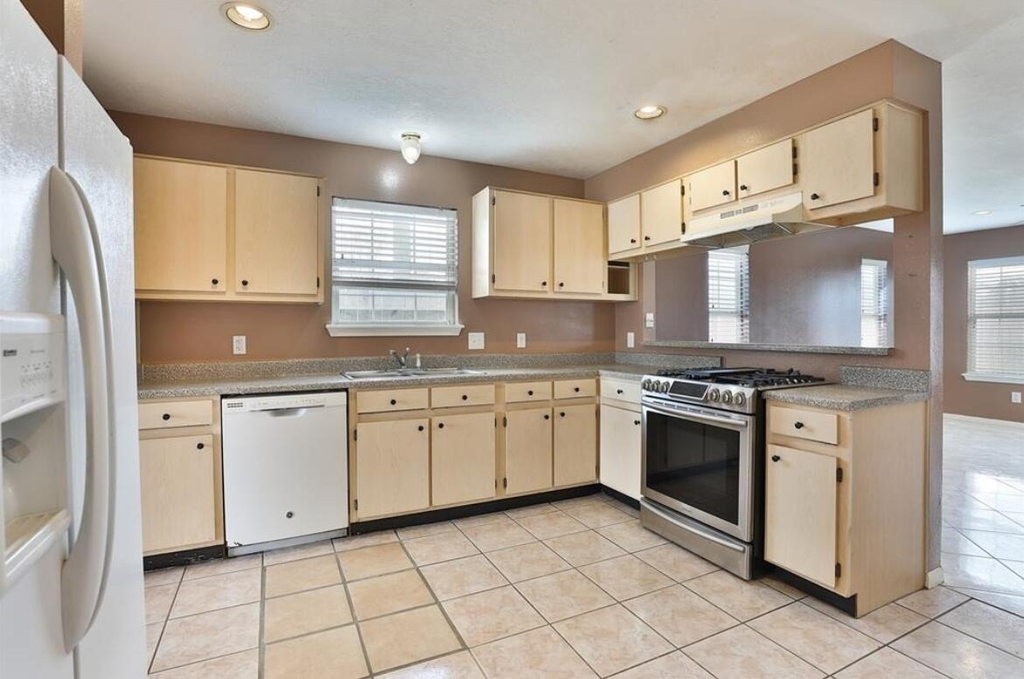 9042 Mcgallion Road - Photo 4