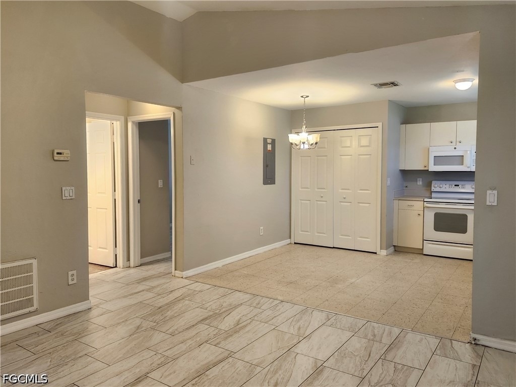 4527 19th Street Sw - Photo 2