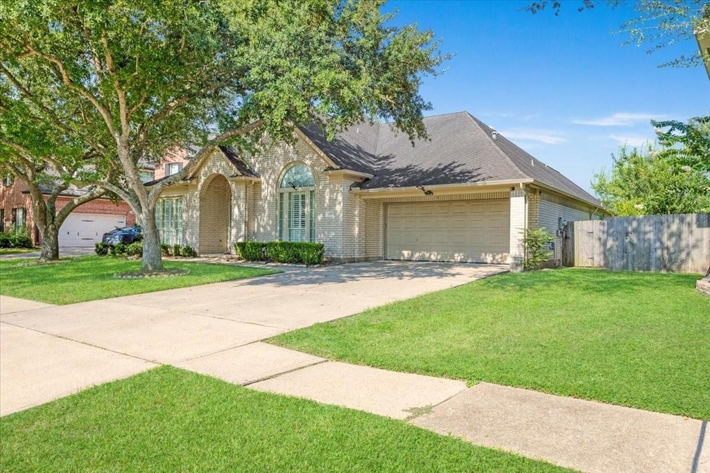 3010 Ravensport Drive - Photo 2