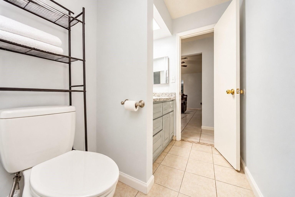 10550 Towneview Drive - Photo 7