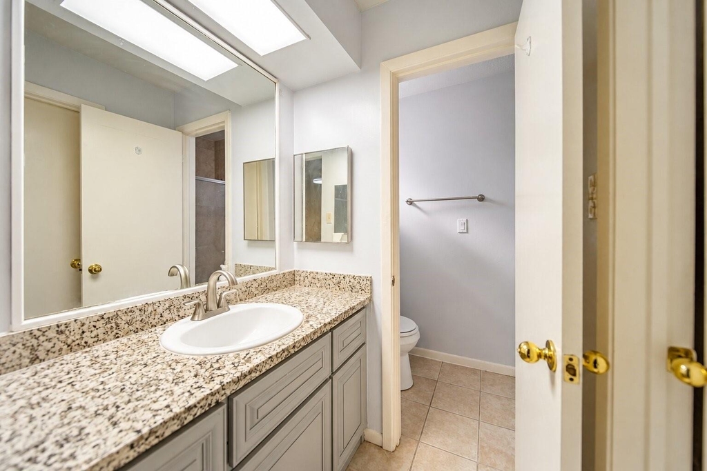 10550 Towneview Drive - Photo 3
