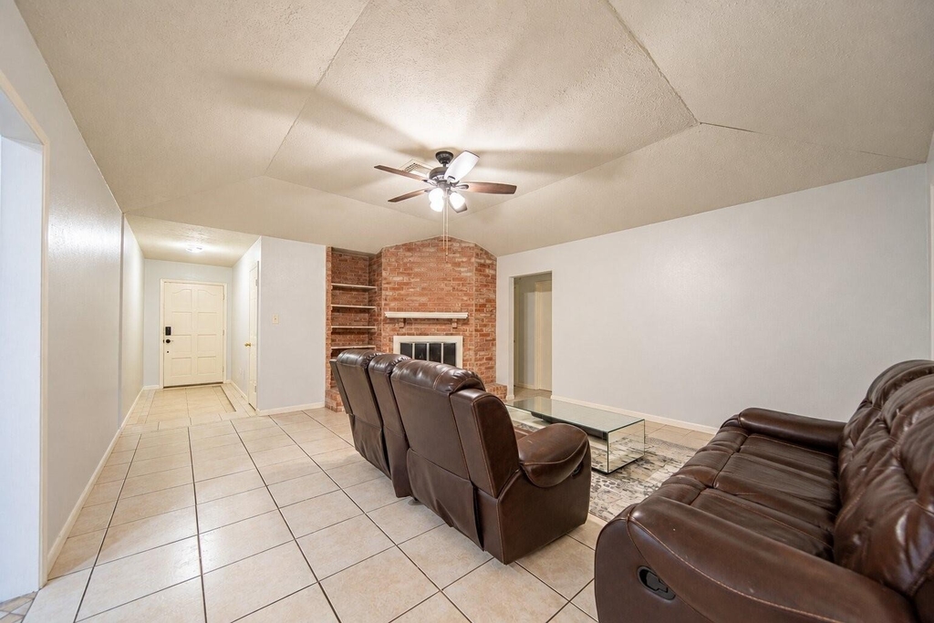10550 Towneview Drive - Photo 18
