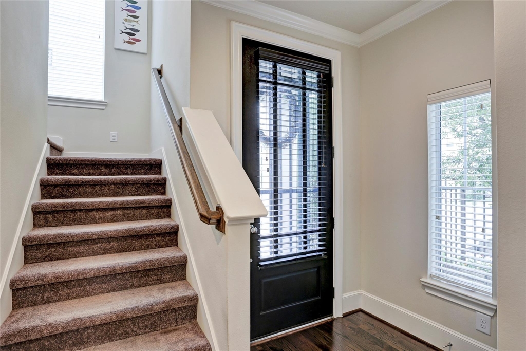 2406 Beall Street - Photo 3