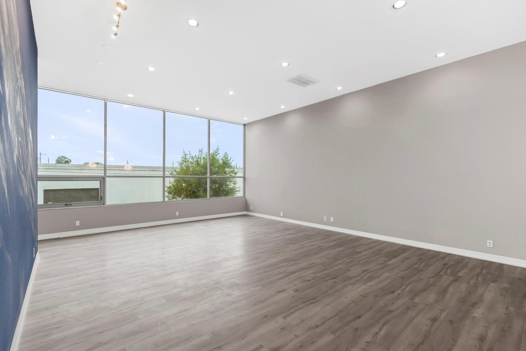 712 Parker Street - Photo 7