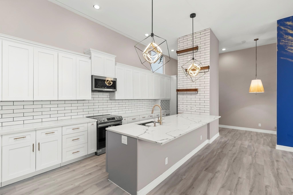 712 Parker Street - Photo 8