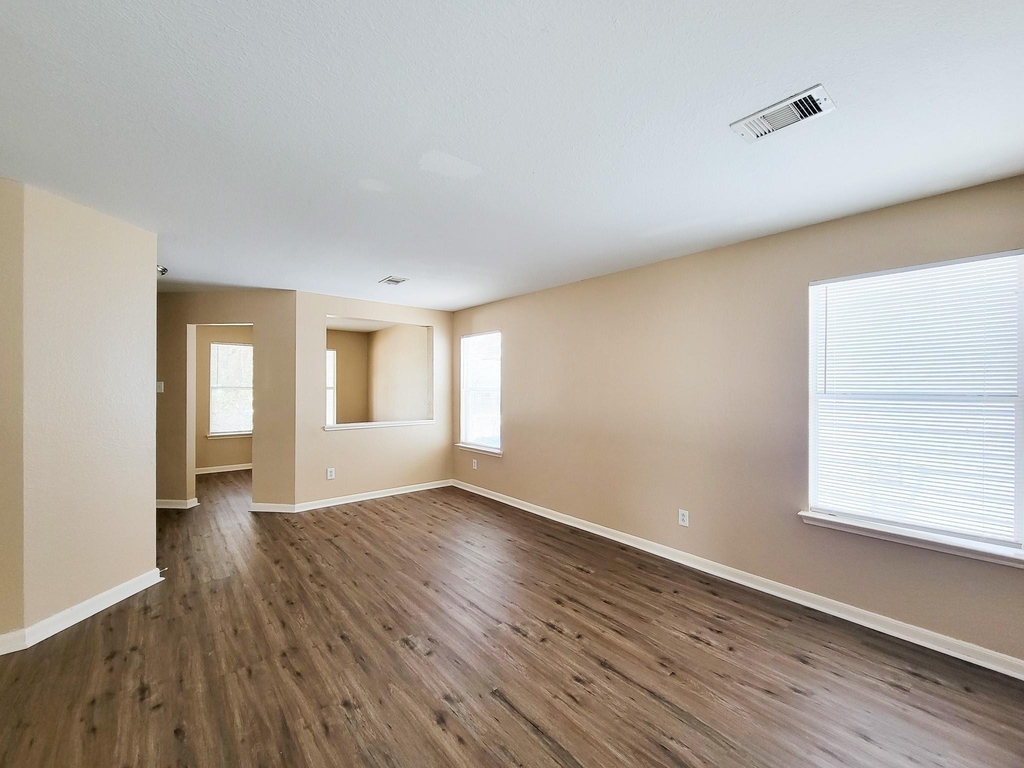 8106 Arrington Forest Lane - Photo 11