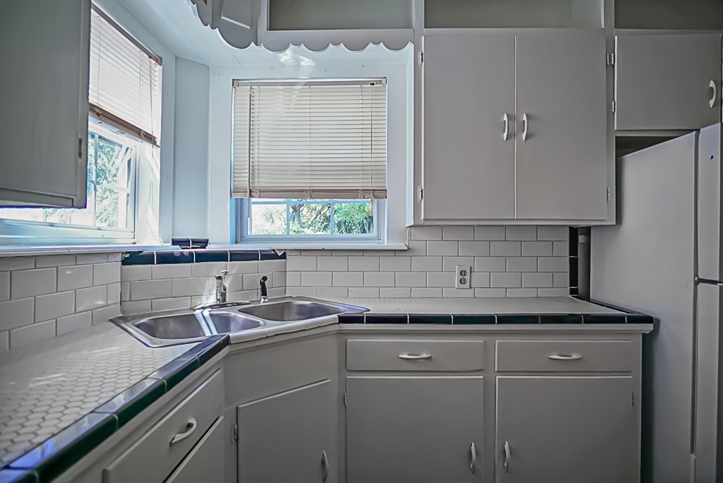 5218 Avenue P - Photo 9
