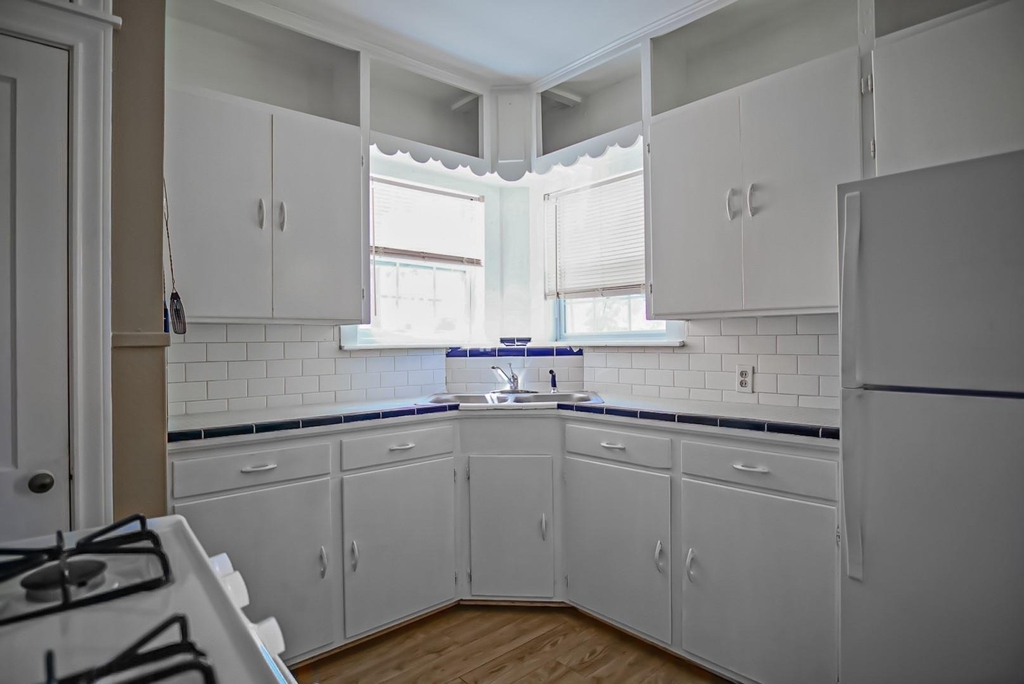 5218 Avenue P - Photo 7