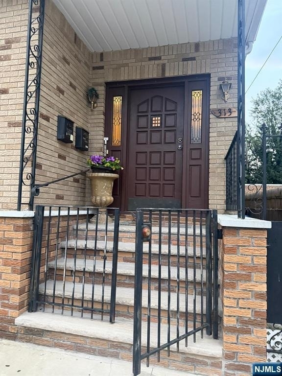 313 Chestnut - Photo 1