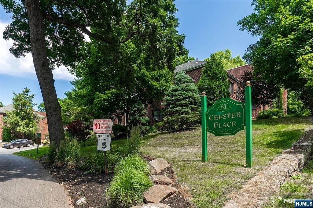 81 Chester - Photo 3