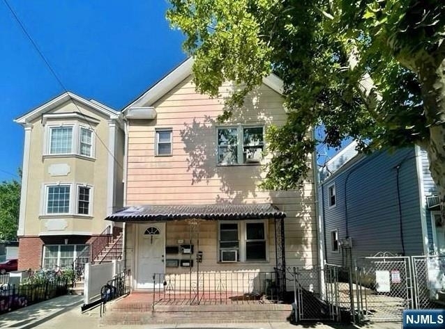 302 N 2nd - Photo 0