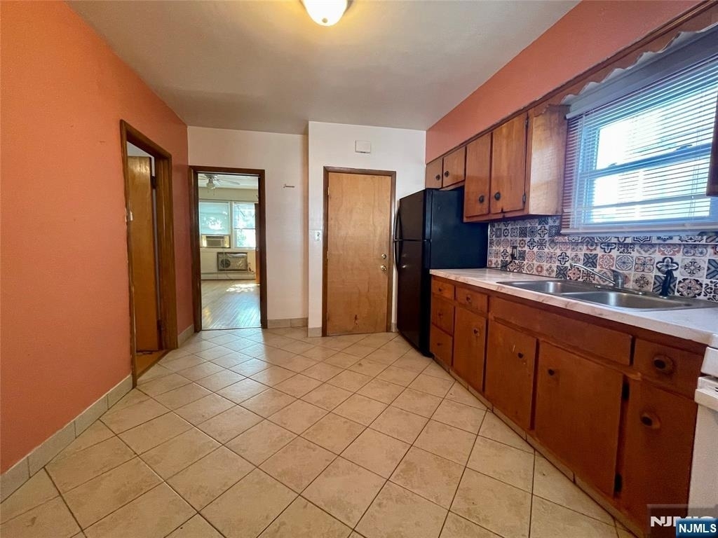 302 N 2nd - Photo 4