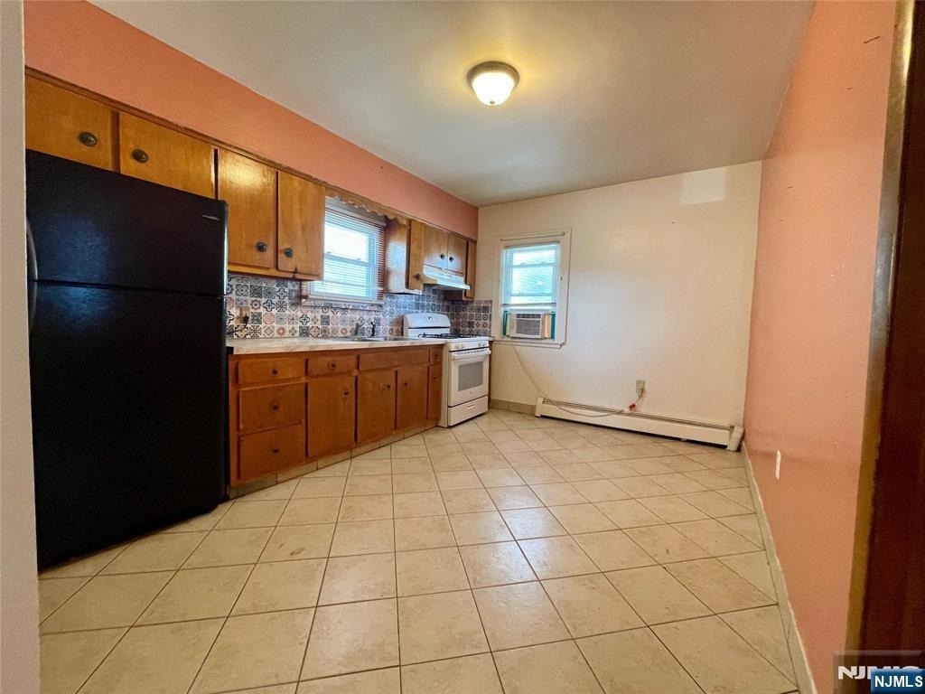 302 N 2nd - Photo 1