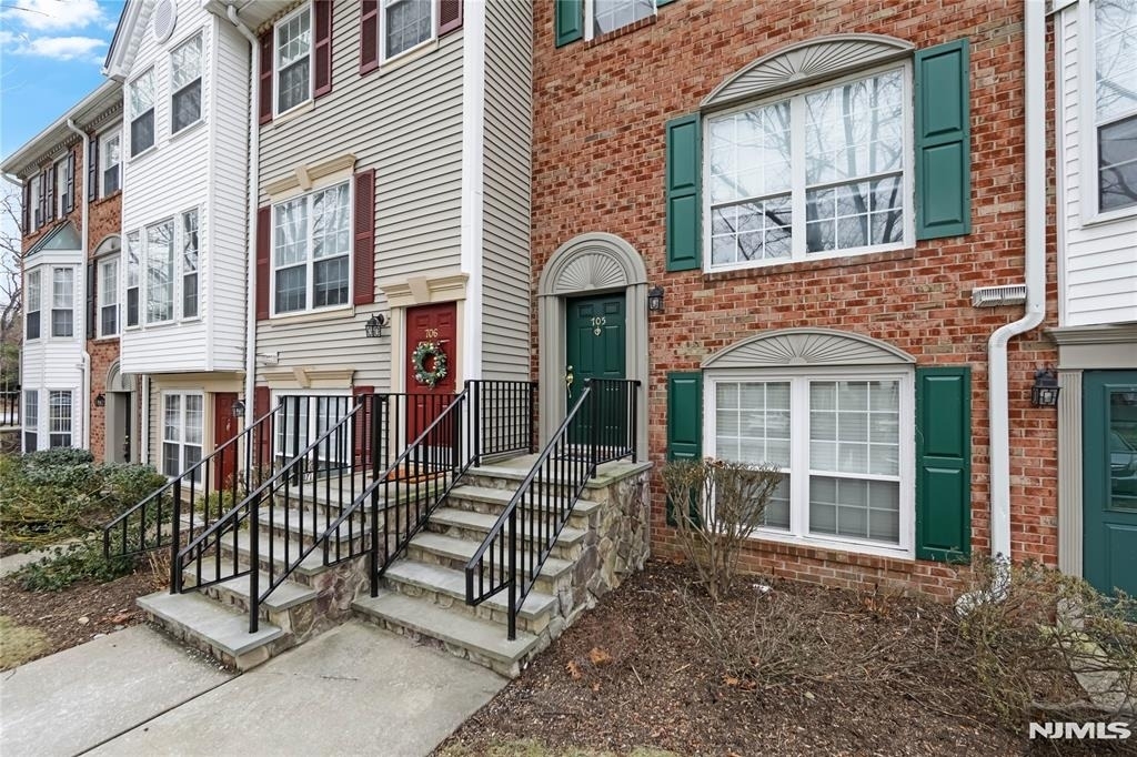 705 Pepperidge - Photo 3