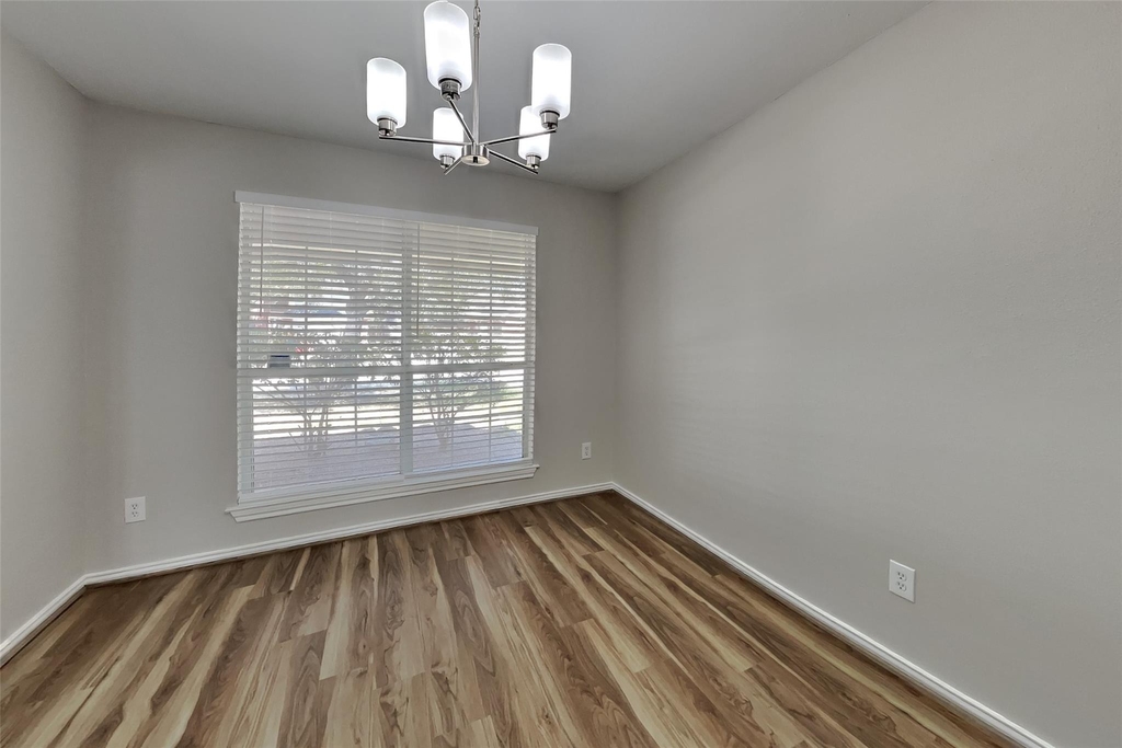 6810 Mahan Wood Drive - Photo 5