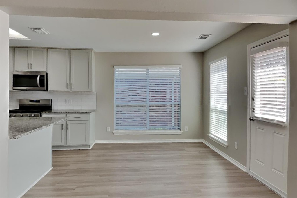 6810 Mahan Wood Drive - Photo 4