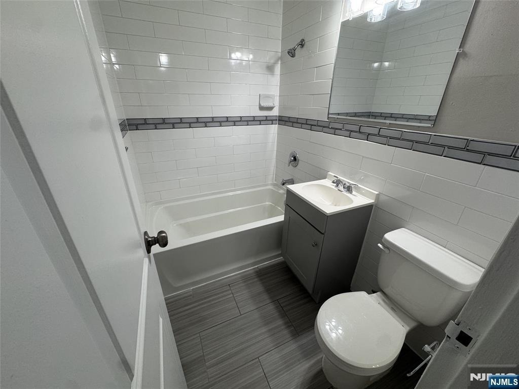 125 Lawrence - Photo 3