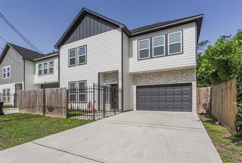 9307 Tower Street - Photo 0