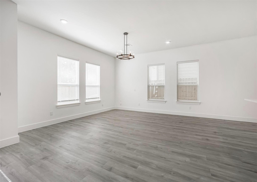9307 Tower Street - Photo 8