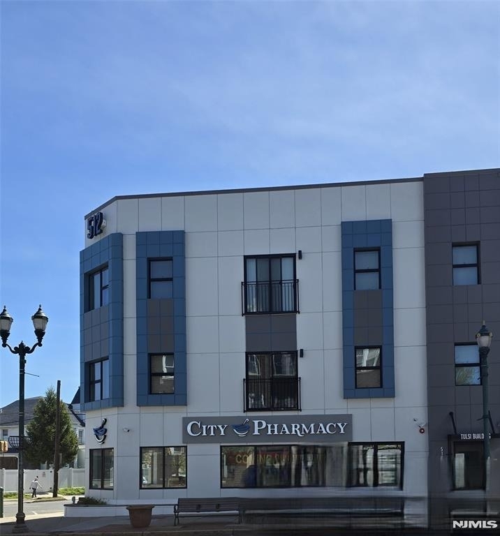512 Kearny - Photo 1