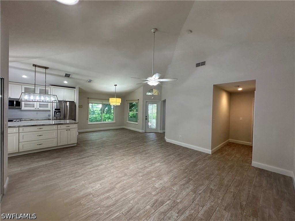 21194 Old Oak Place - Photo 1