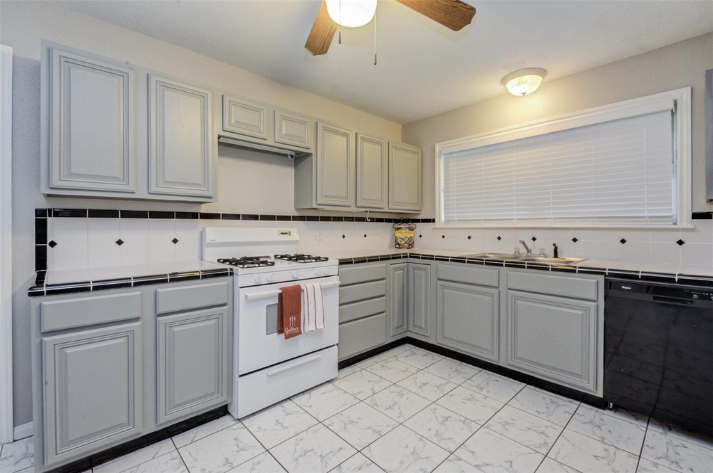 2219 Wakefield Drive - Photo 7