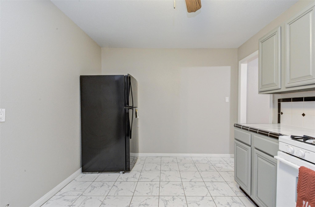 2219 Wakefield Drive - Photo 9