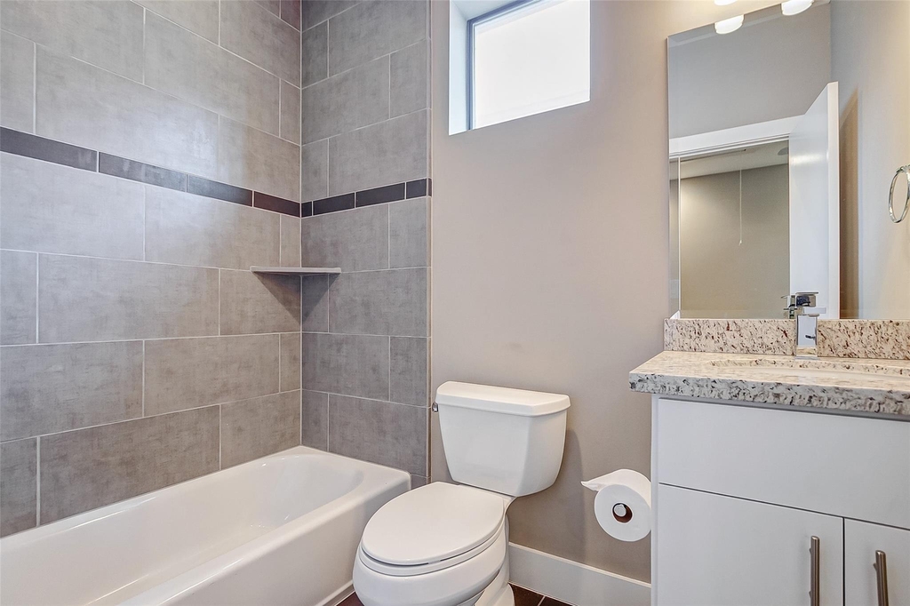 2217 St Emanuel Street - Photo 9