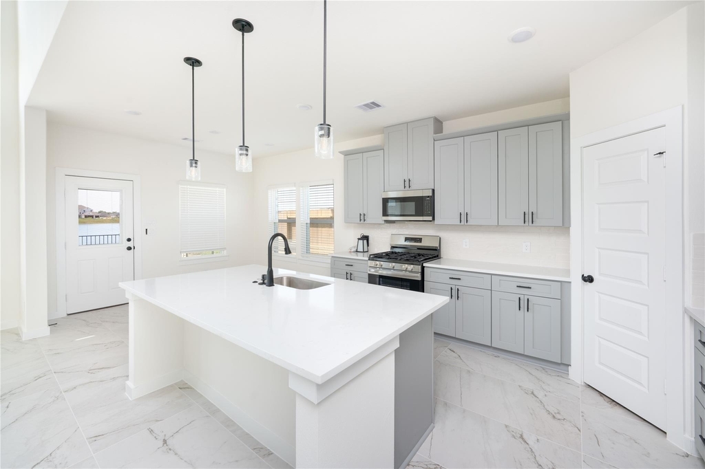 6026 Royal Palm Drive - Photo 8