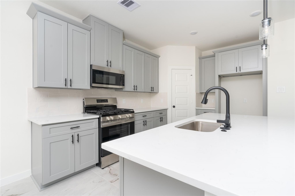 6026 Royal Palm Drive - Photo 9