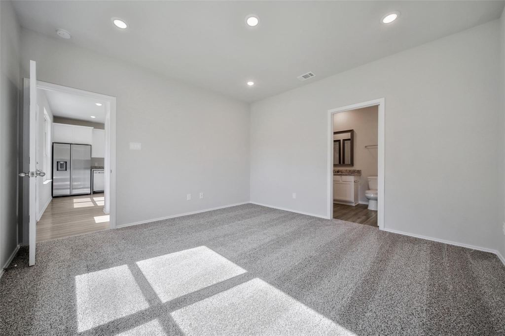 1111 Yellowstone River Rd - Photo 2