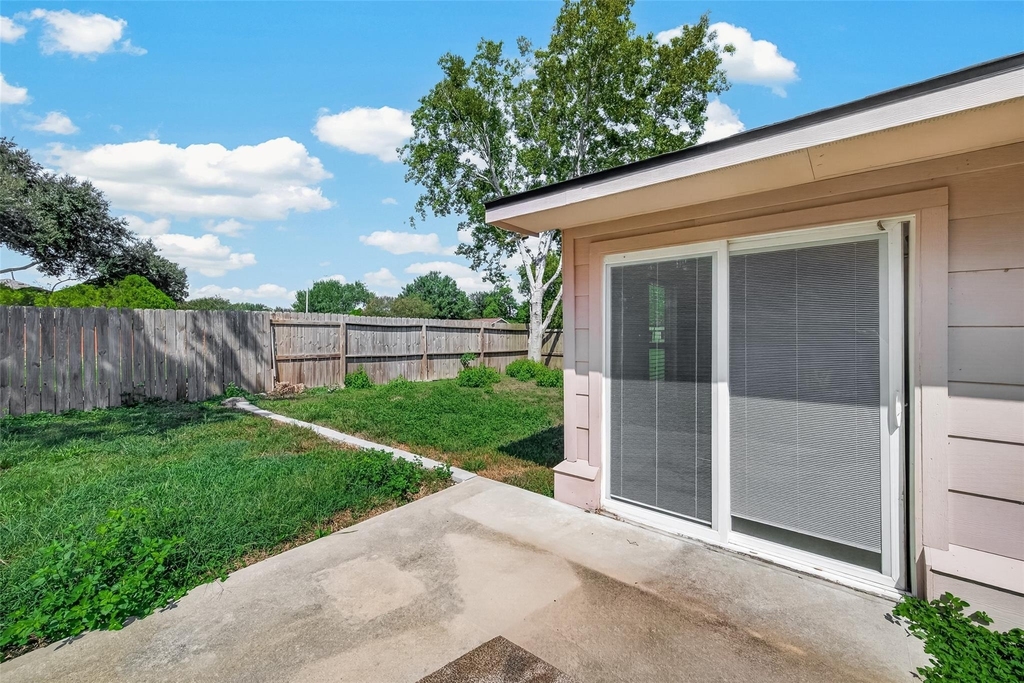 7402 Londres Drive - Photo 35