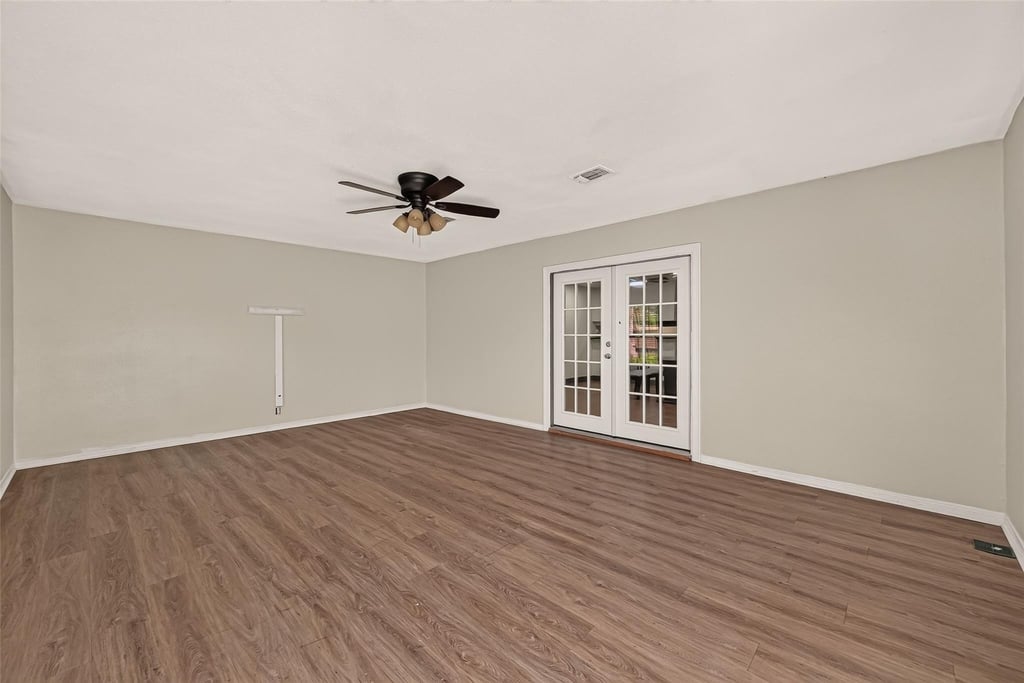 7402 Londres Drive - Photo 20