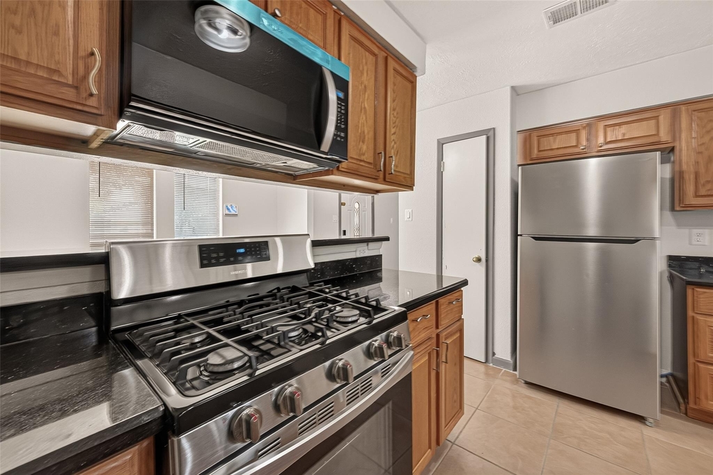 7402 Londres Drive - Photo 12