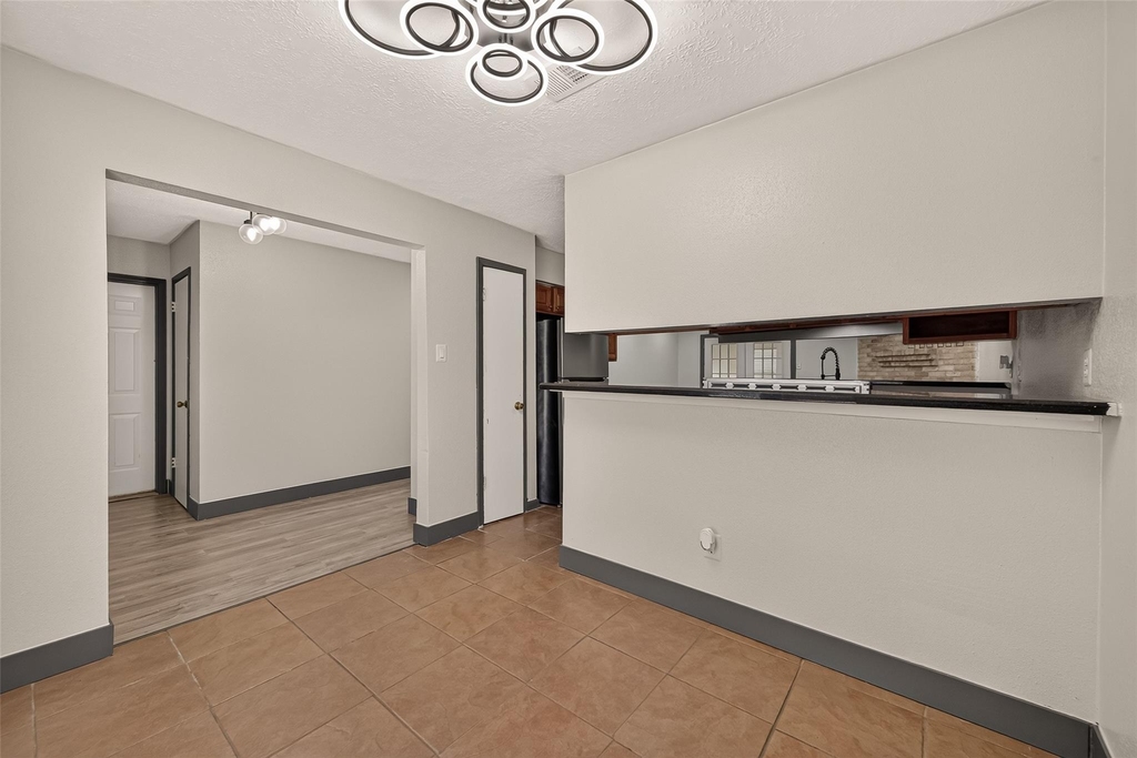 7402 Londres Drive - Photo 6