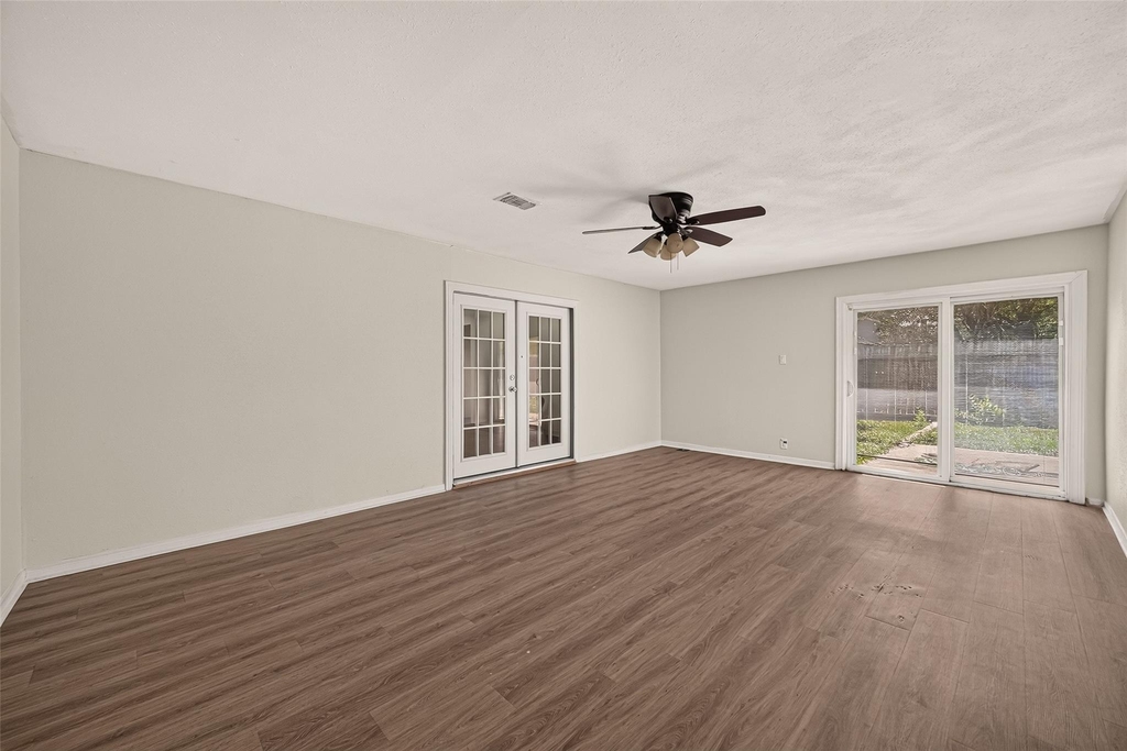 7402 Londres Drive - Photo 19