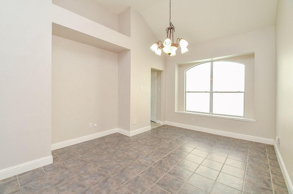 19715 Lindenfield Court - Photo 13