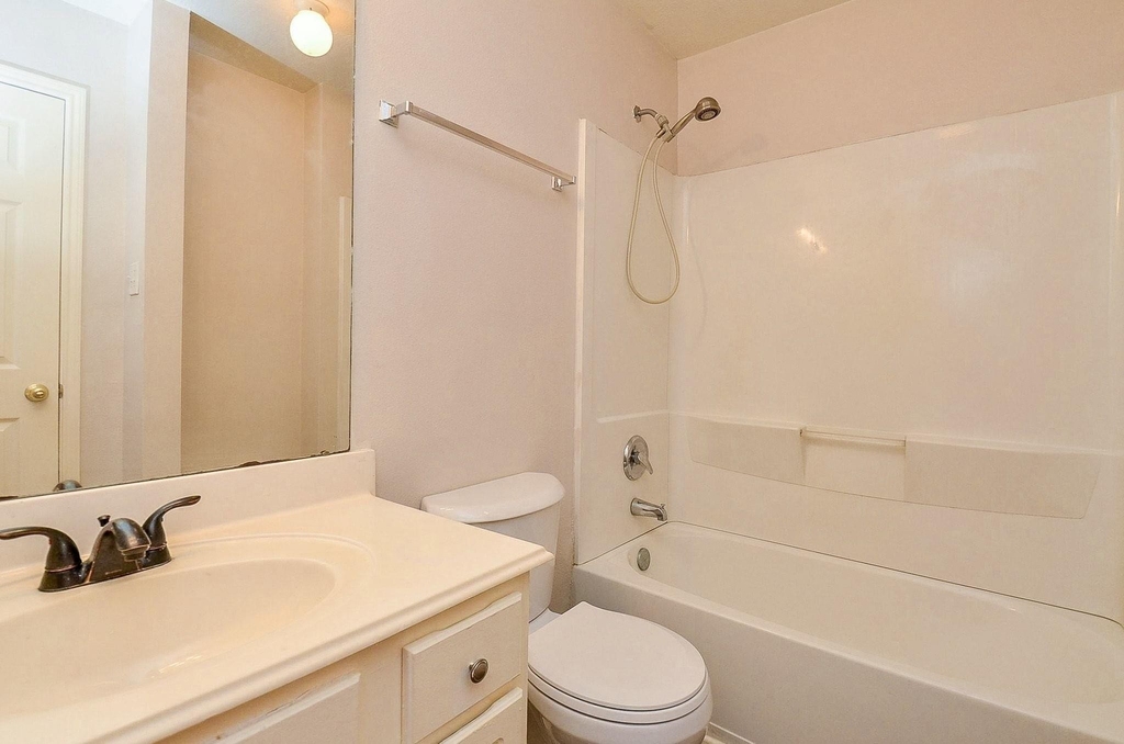 19715 Lindenfield Court - Photo 8