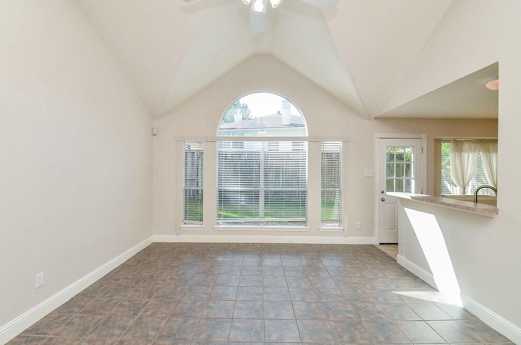 19715 Lindenfield Court - Photo 15