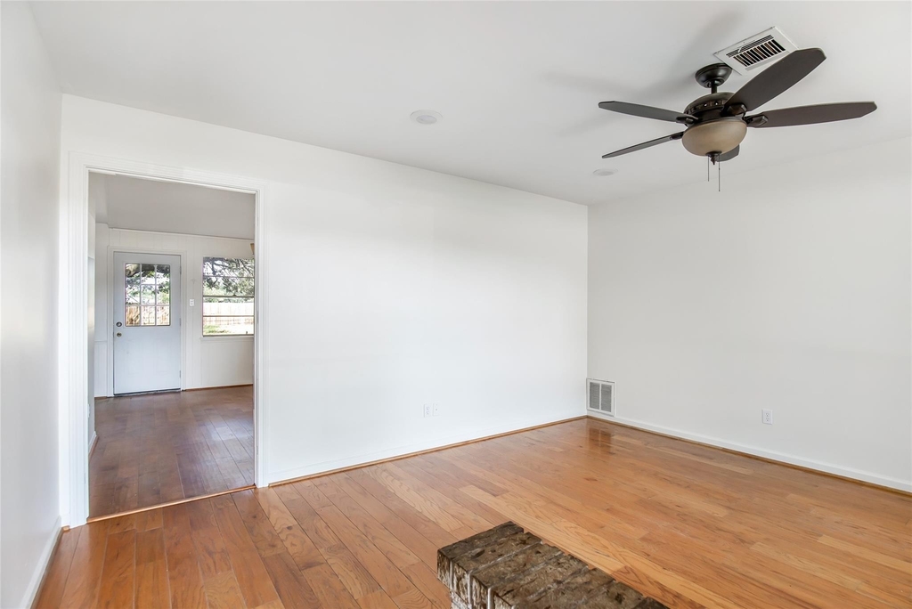 603 Sharon Drive - Photo 2