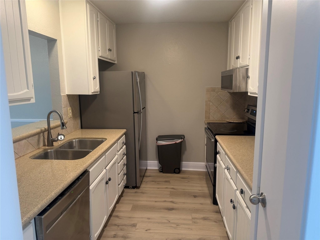 18210 Heritage Lane - Photo 5