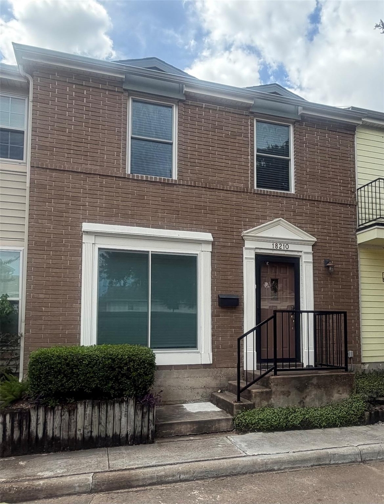18210 Heritage Lane - Photo 1