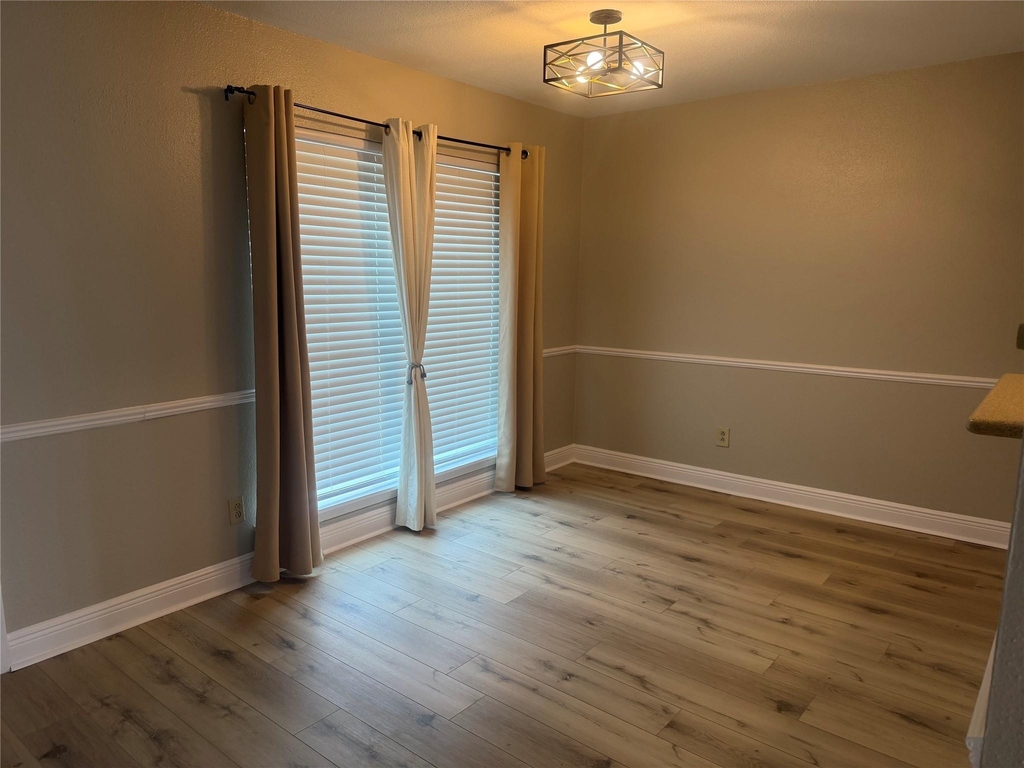 18210 Heritage Lane - Photo 2