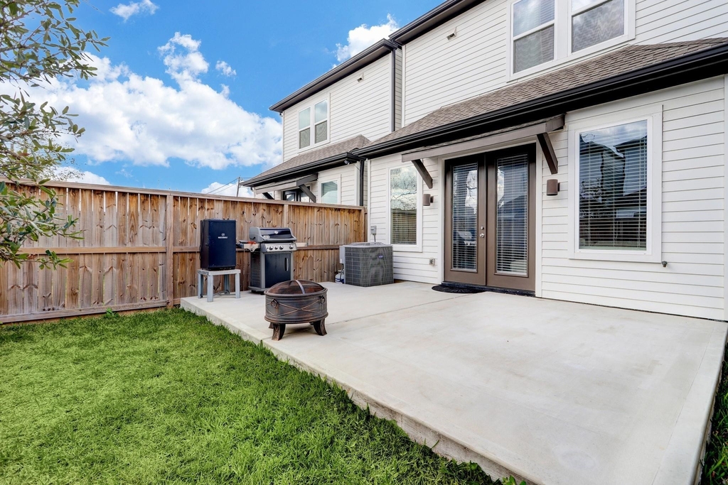 4202 Gillespie Street - Photo 12